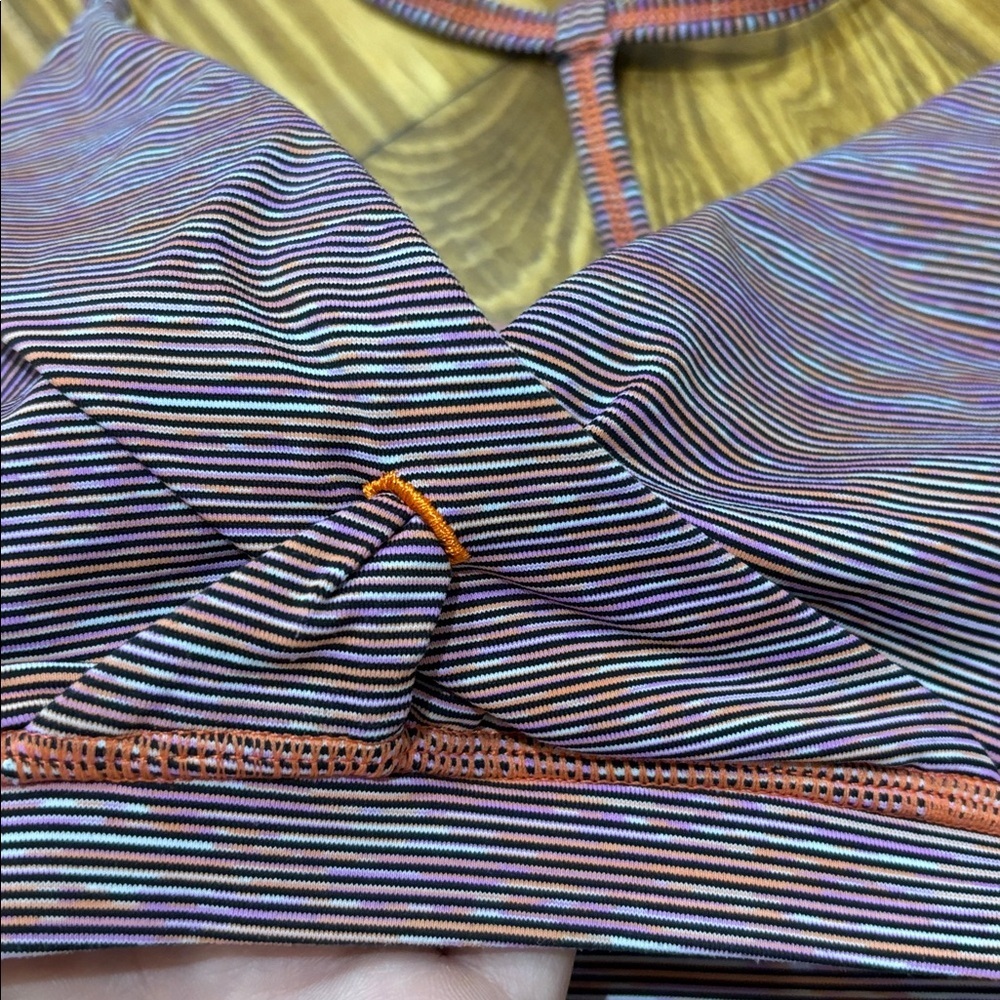 Lululemon Size 4 Pranayama Sports Bra We Are From Space Multicolor - Picture 4 of 4